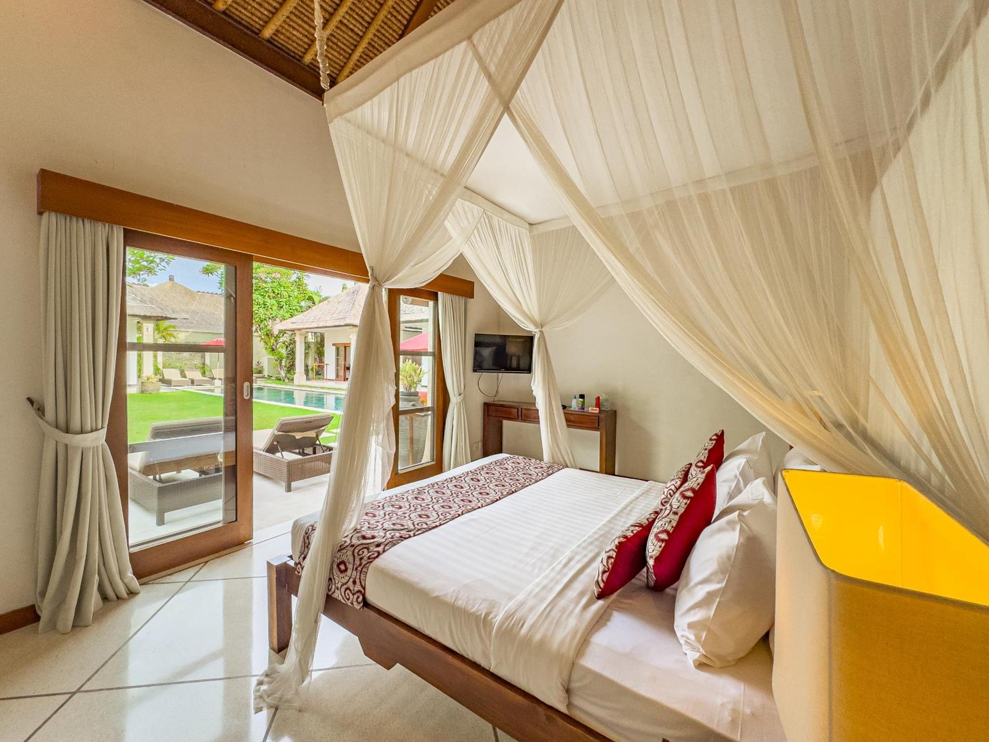 Villa Bugis Drupadi Seminyak Номер фото