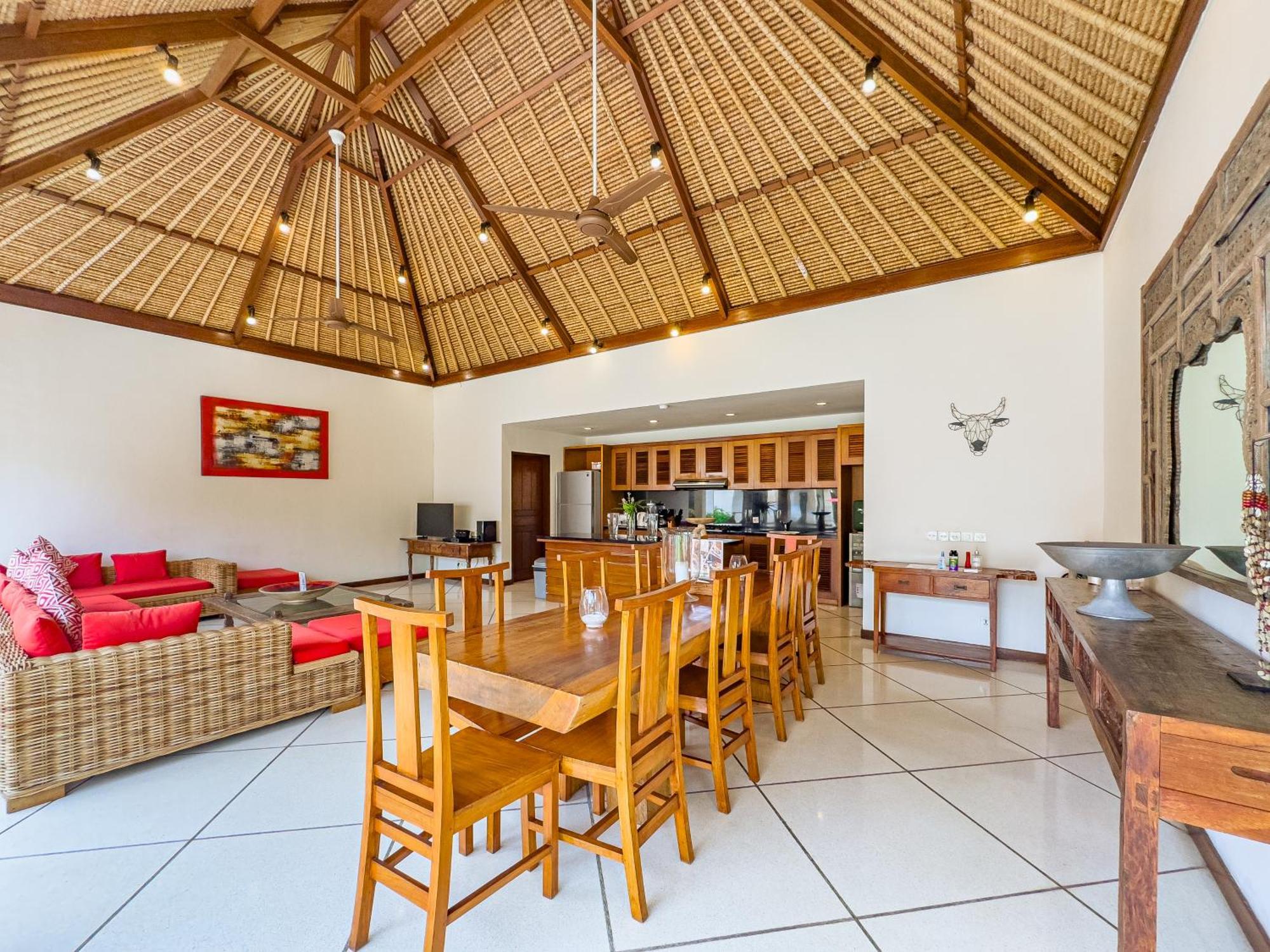 Villa Bugis Drupadi Seminyak Номер фото