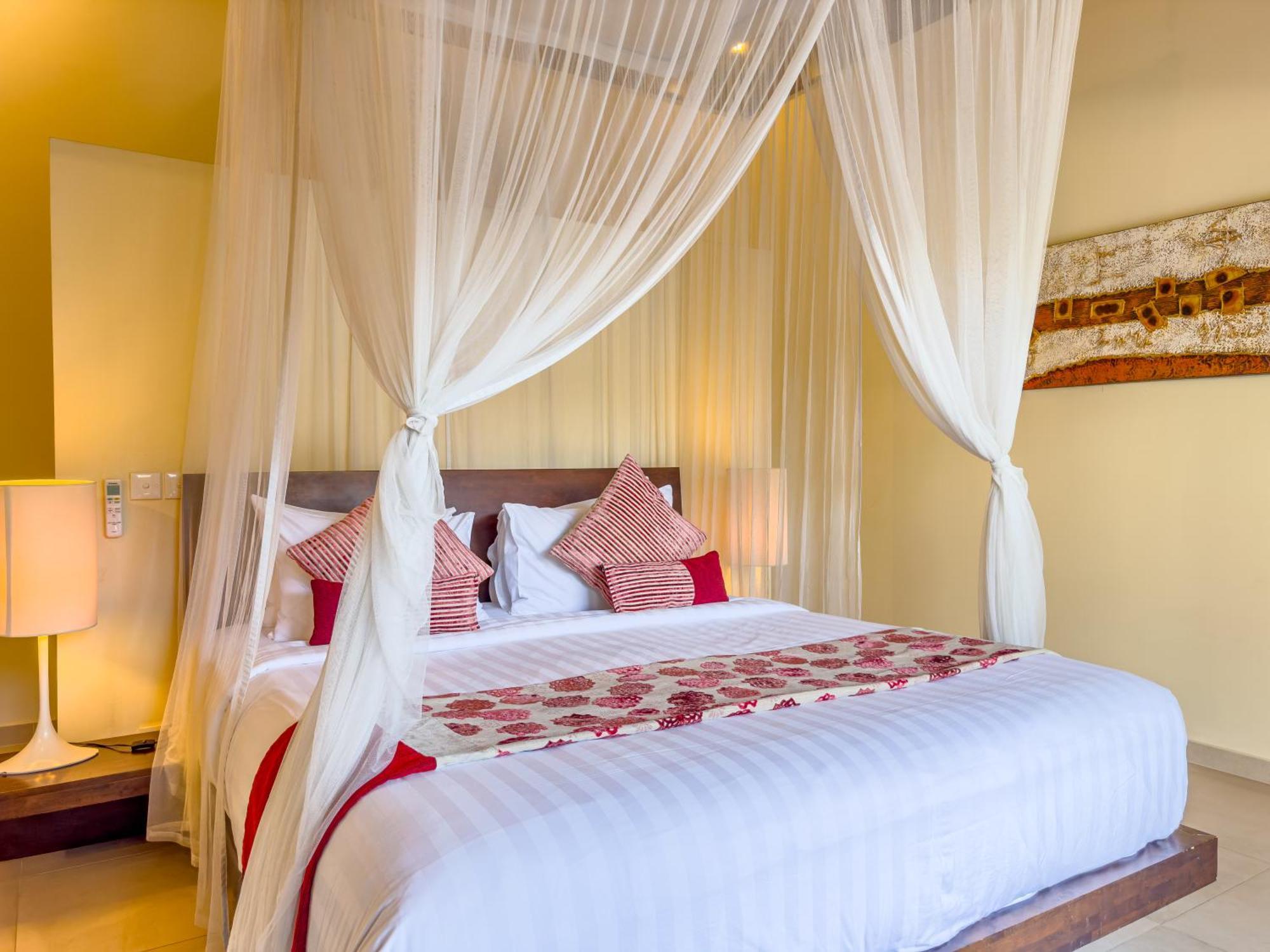 Villa Bugis Drupadi Seminyak Номер фото
