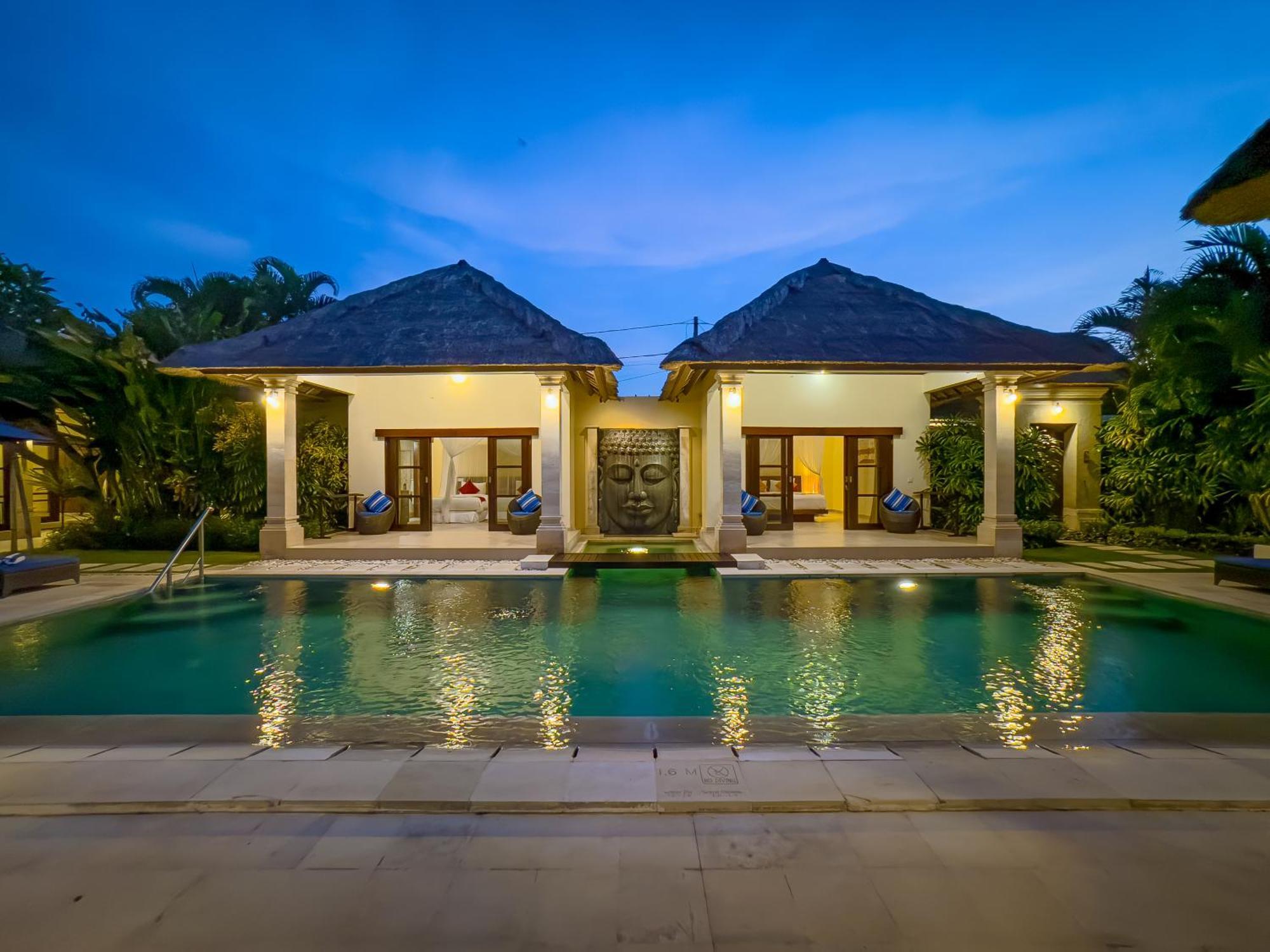 Villa Bugis Drupadi Seminyak Номер фото