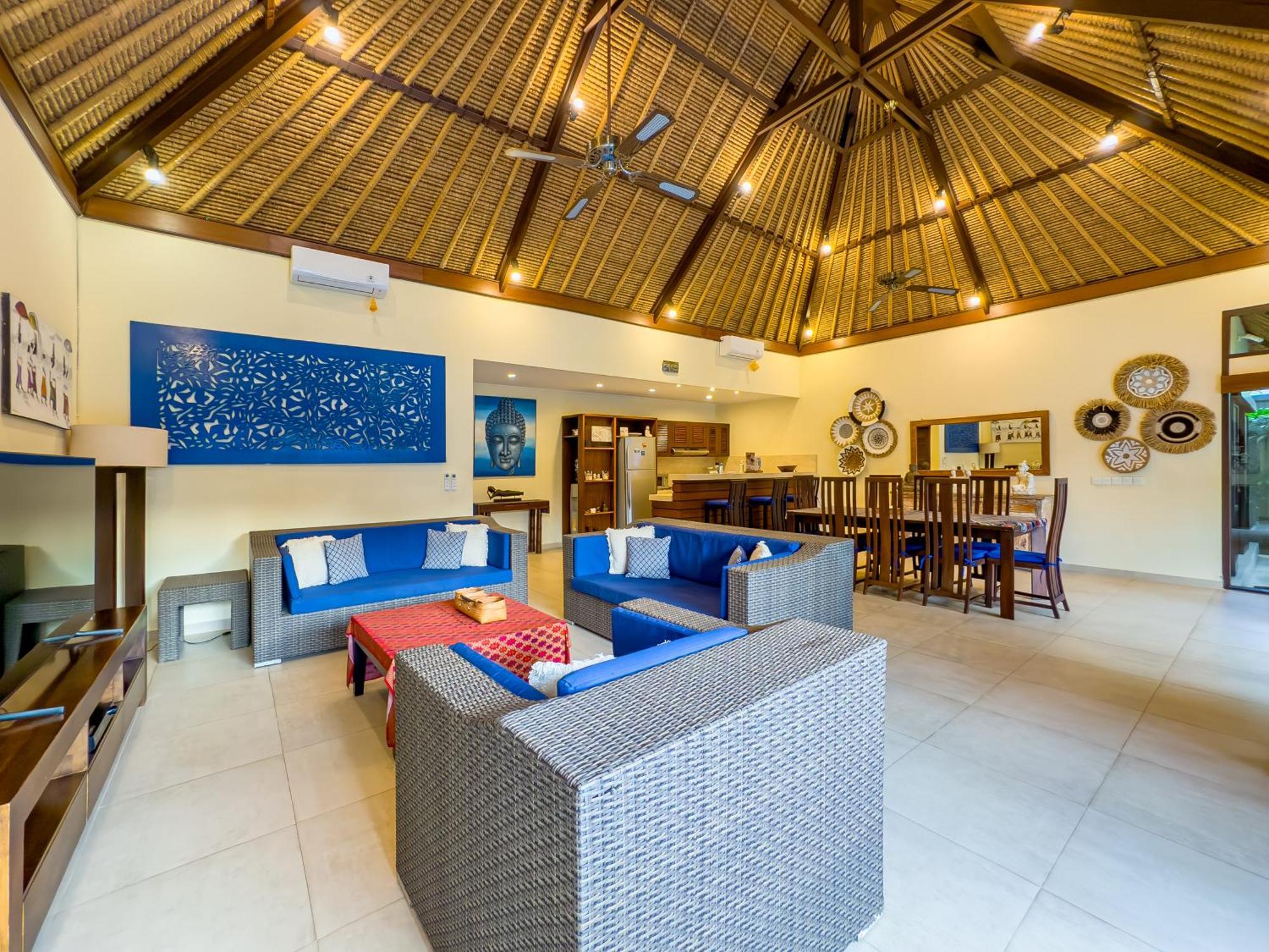 Villa Bugis Drupadi Seminyak Номер фото