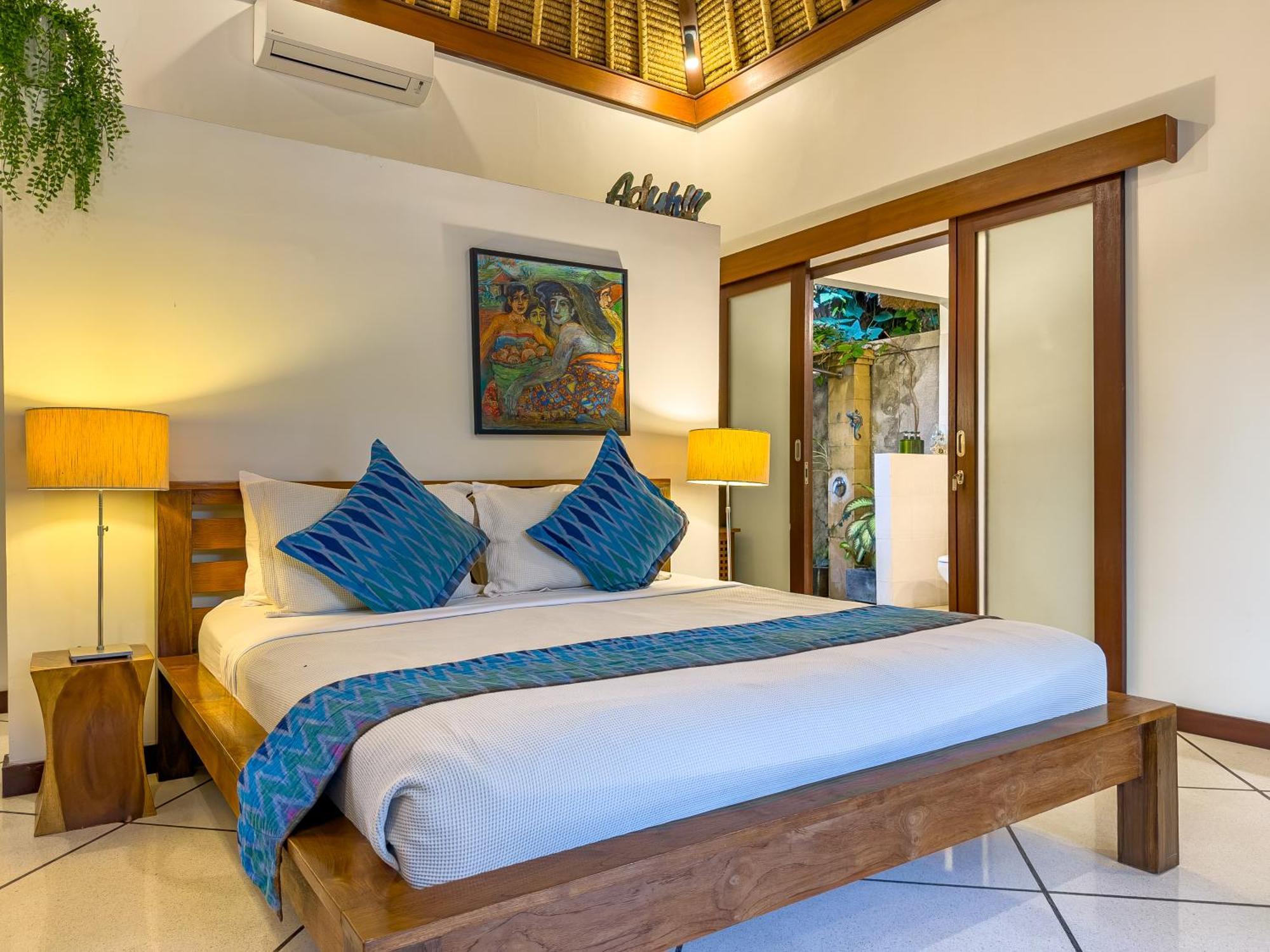 Villa Bugis Drupadi Seminyak Номер фото
