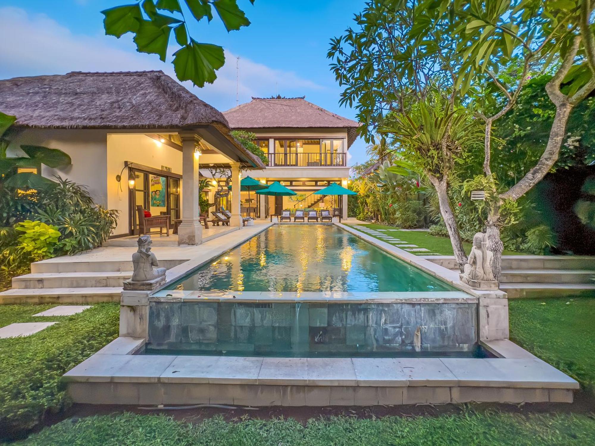 Villa Bugis Drupadi Seminyak Номер фото
