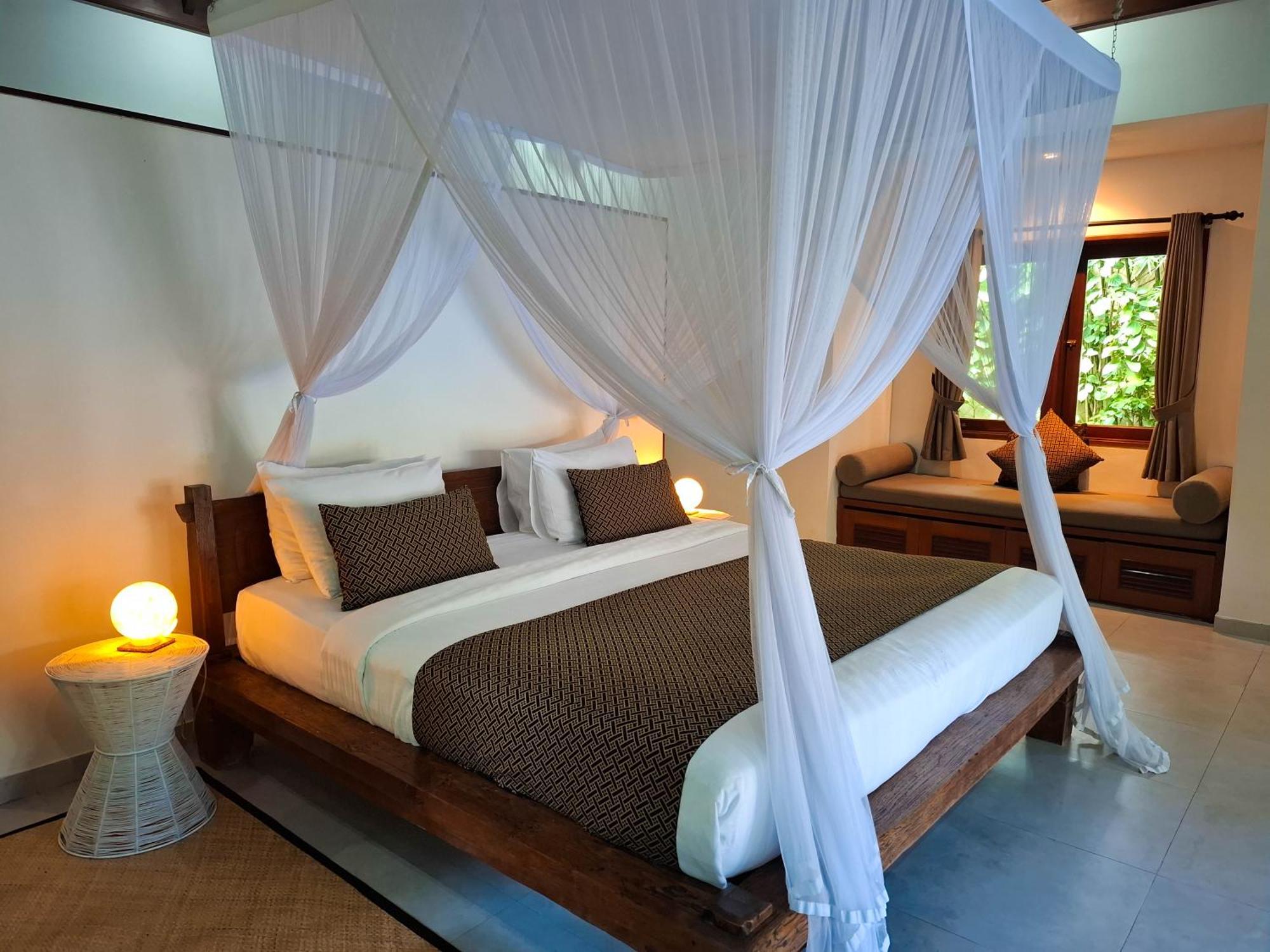 Villa Bugis Drupadi Seminyak Номер фото